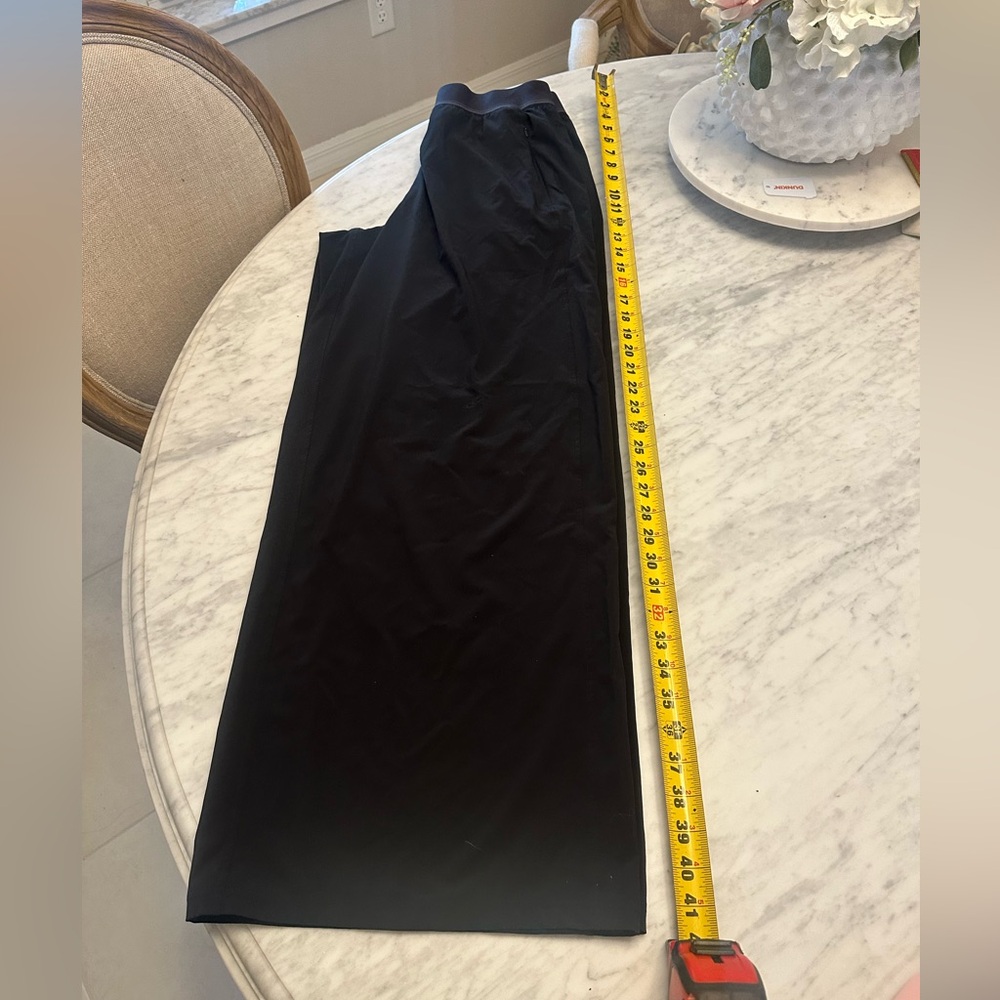 🍋lululemon Swift High-Rise Wide-Leg Pant Logo Waistband 10 Like New! - Picture 5 of 9